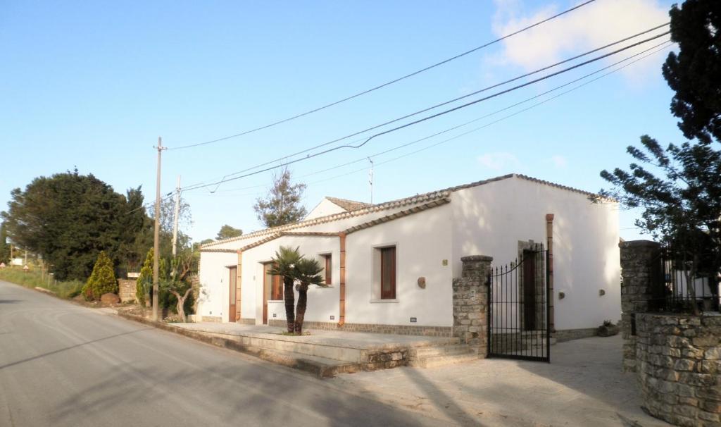 Agriturismo Borgo Di Pietra Bianca Erice Εξωτερικό φωτογραφία